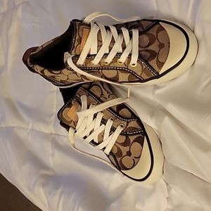 Coach tennis shoe, very nice authentic 7.5